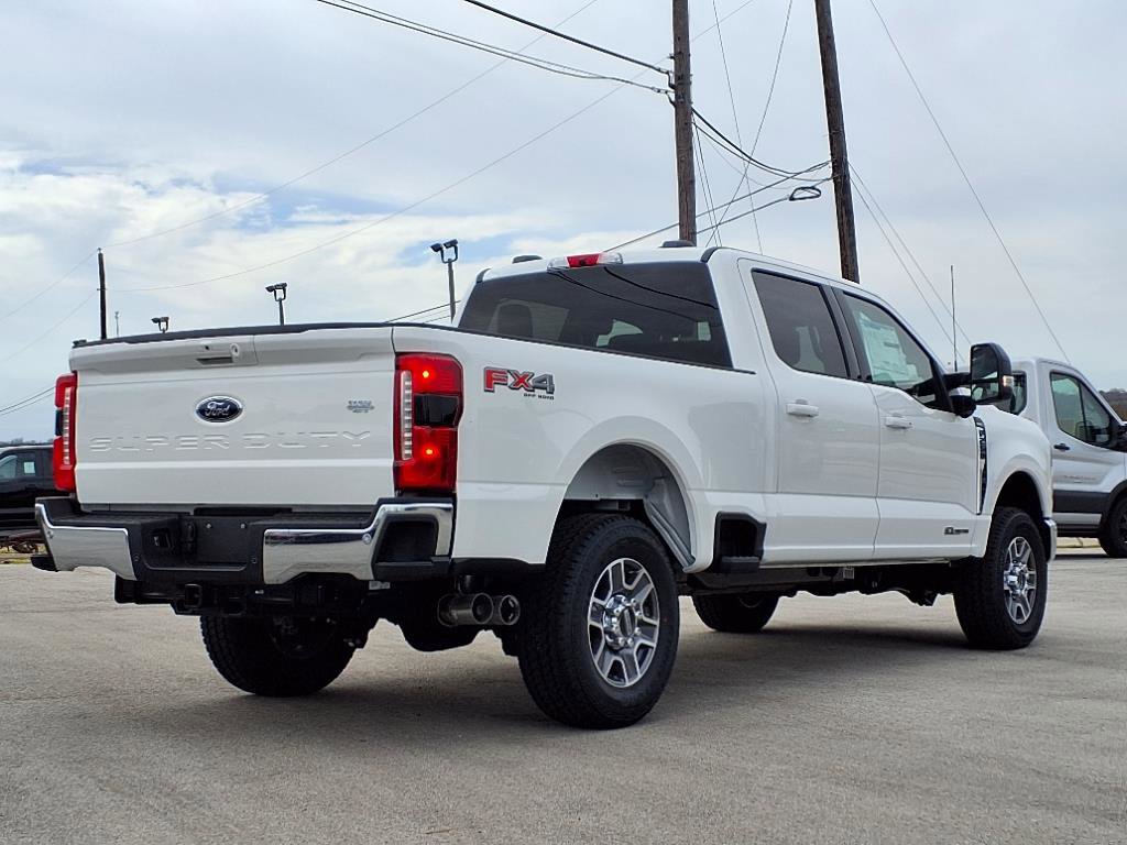New 2025 Ford F250 Lariat w/ FX4 Off-Road Package image 4