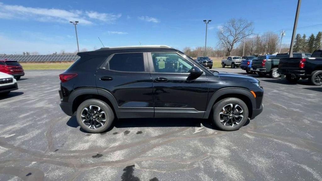 Certified 2023 Chevrolet TrailBlazer LT w/ Convenience Package image 9