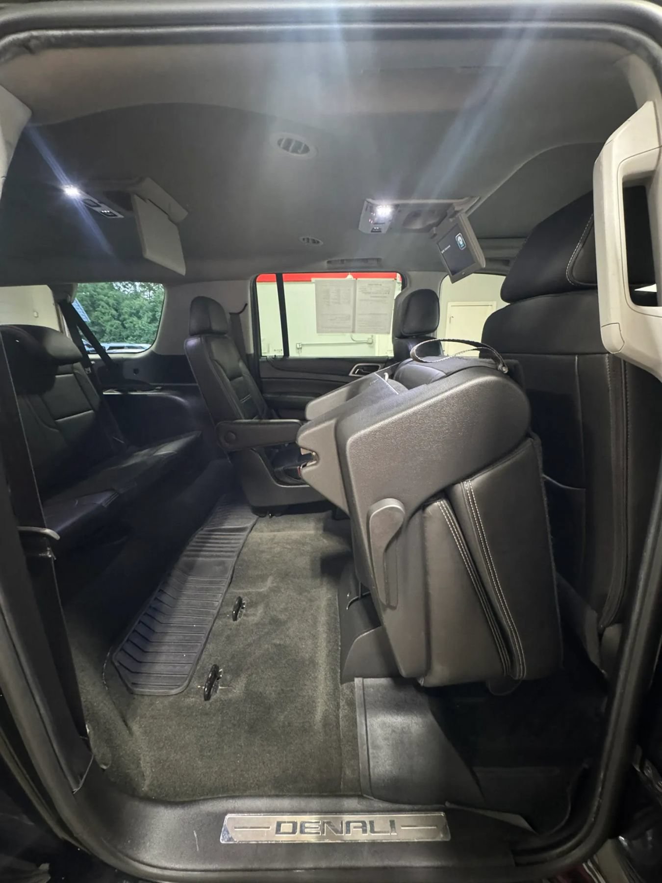 Used 2018 GMC Yukon XL Denali w/ Denali Ultimate Package AWD/4WD image 49