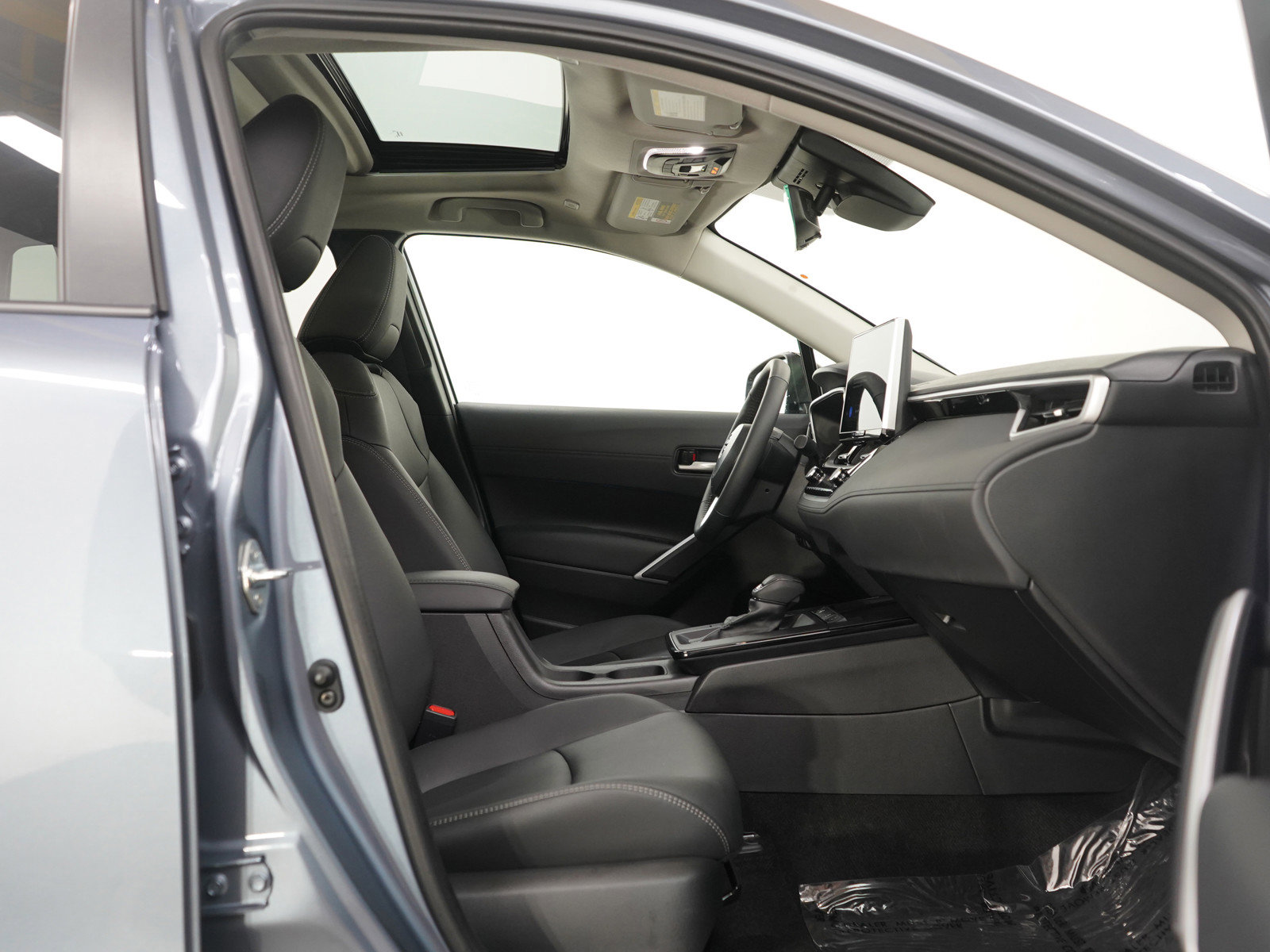 Used 2026 Toyota Corolla Cross XLE w/ Convenience Package image 11