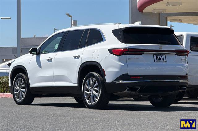 Used 2025 Buick Enclave Preferred AWD/4WD image 6