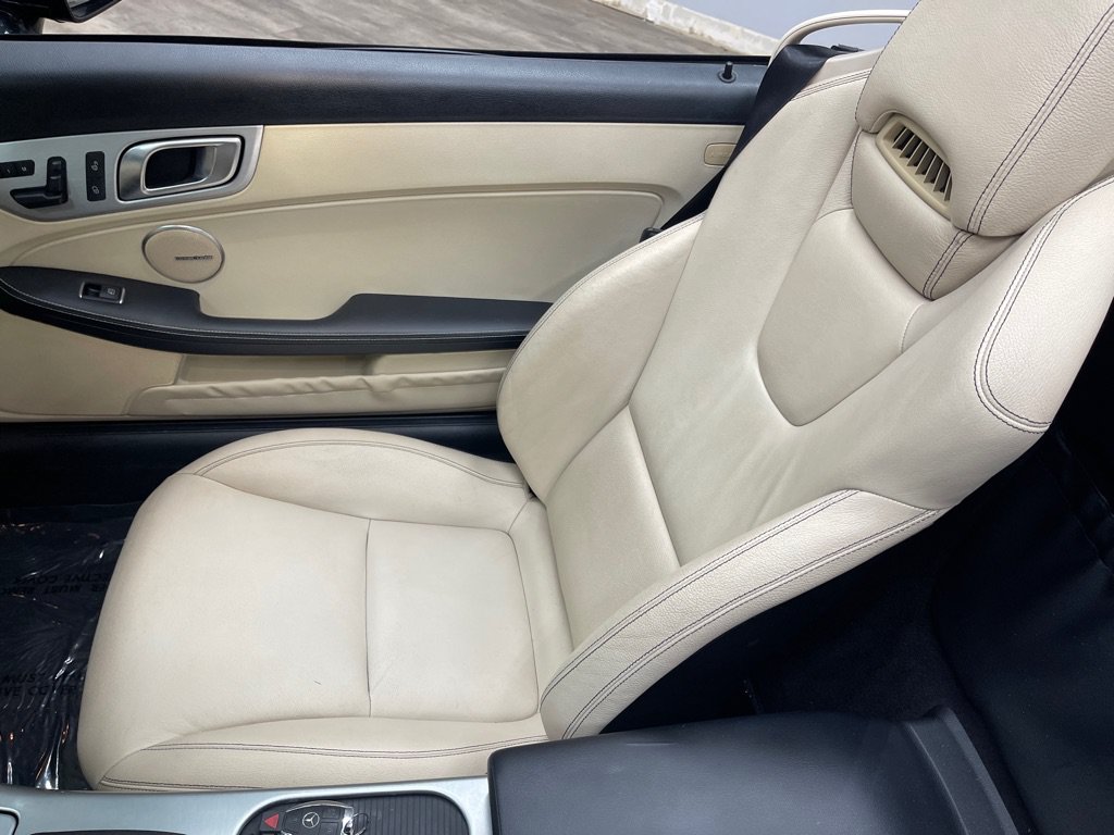 Used 2013 Mercedes-Benz SLK 250 image 25