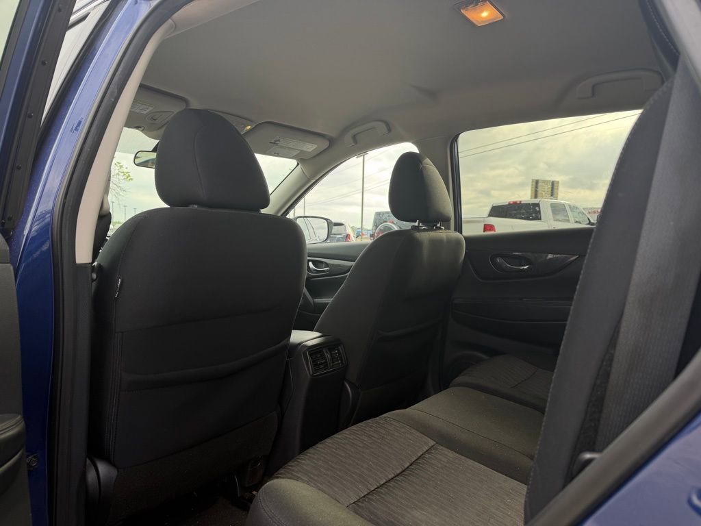 Used 2019 Nissan Rogue S w/ Special Edition Package FWD image 22