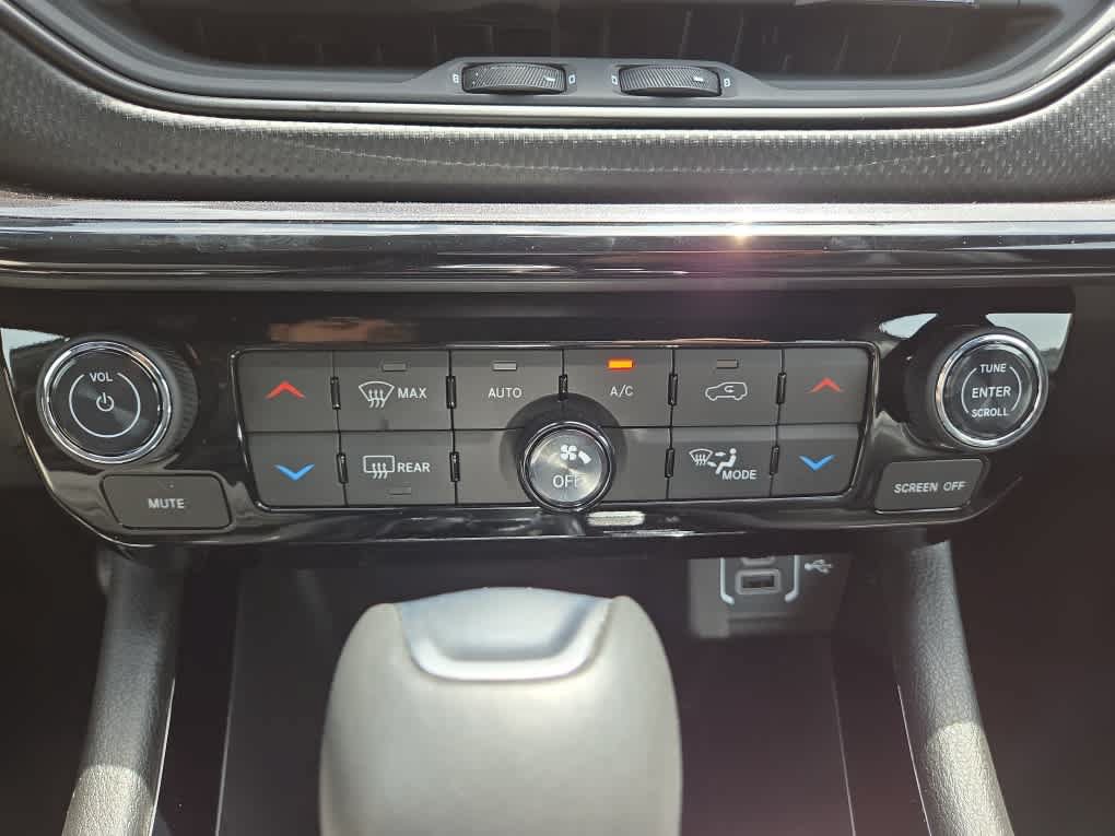 Used 2026 Jeep Compass Limited AWD/4WD image 26