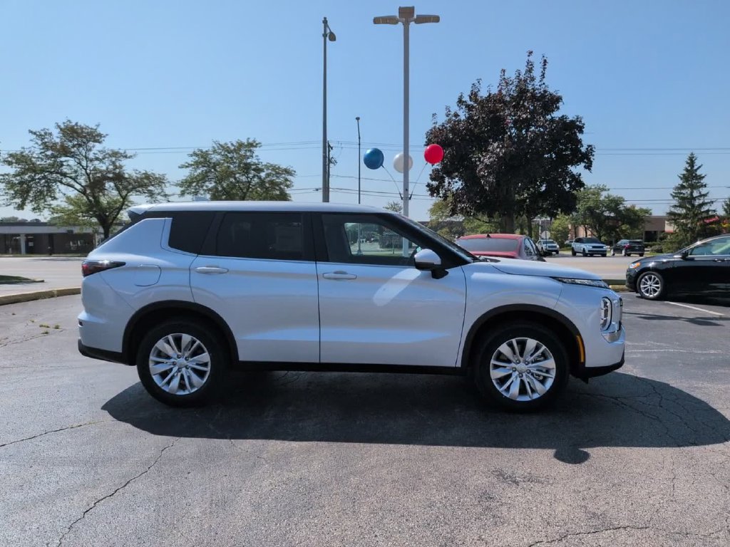 New 2026 Mitsubishi Outlander ES AWD/4WD image 5