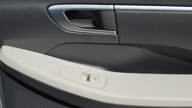 Used 2025 Hyundai Sonata SEL FWD image 31