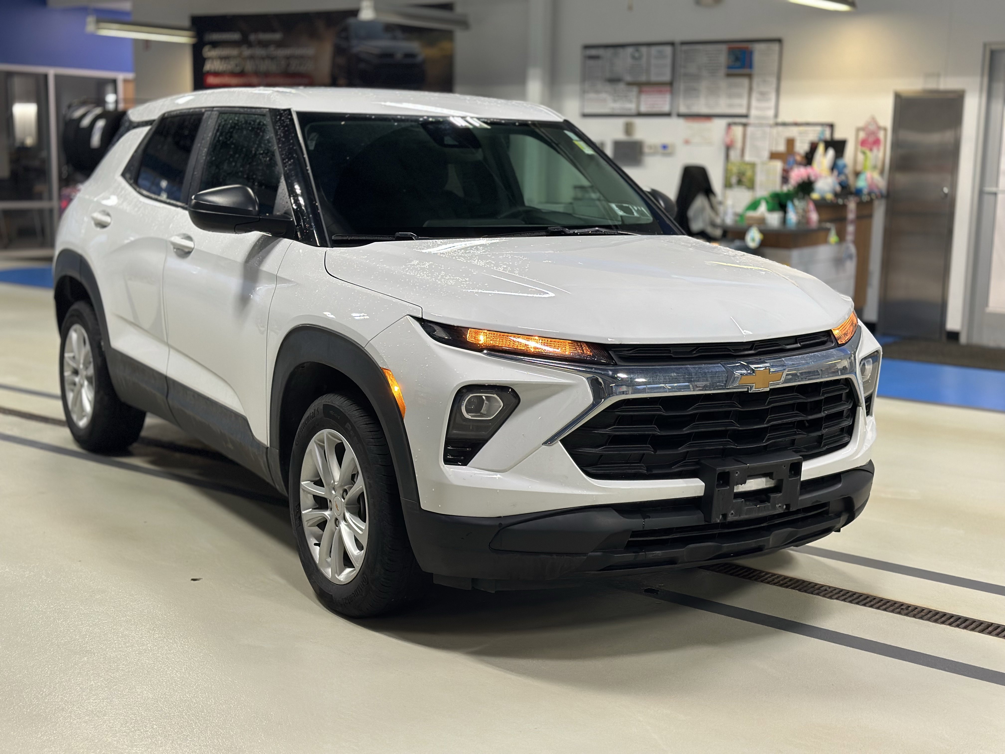 Used 2024 Chevrolet TrailBlazer LS w/ LS Convenience Package image 3