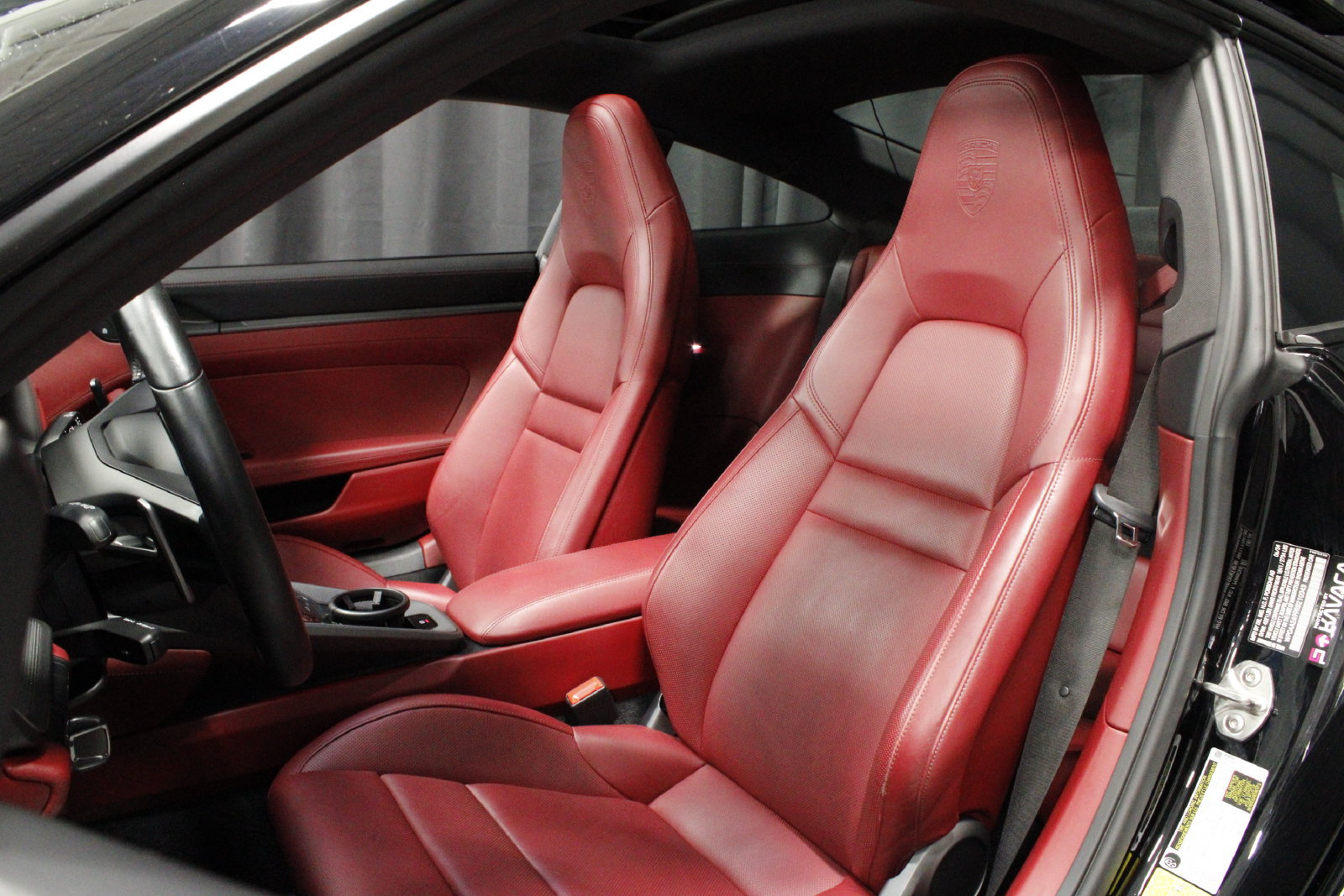Certified 2024 Porsche 911 Carrera RWD image 5