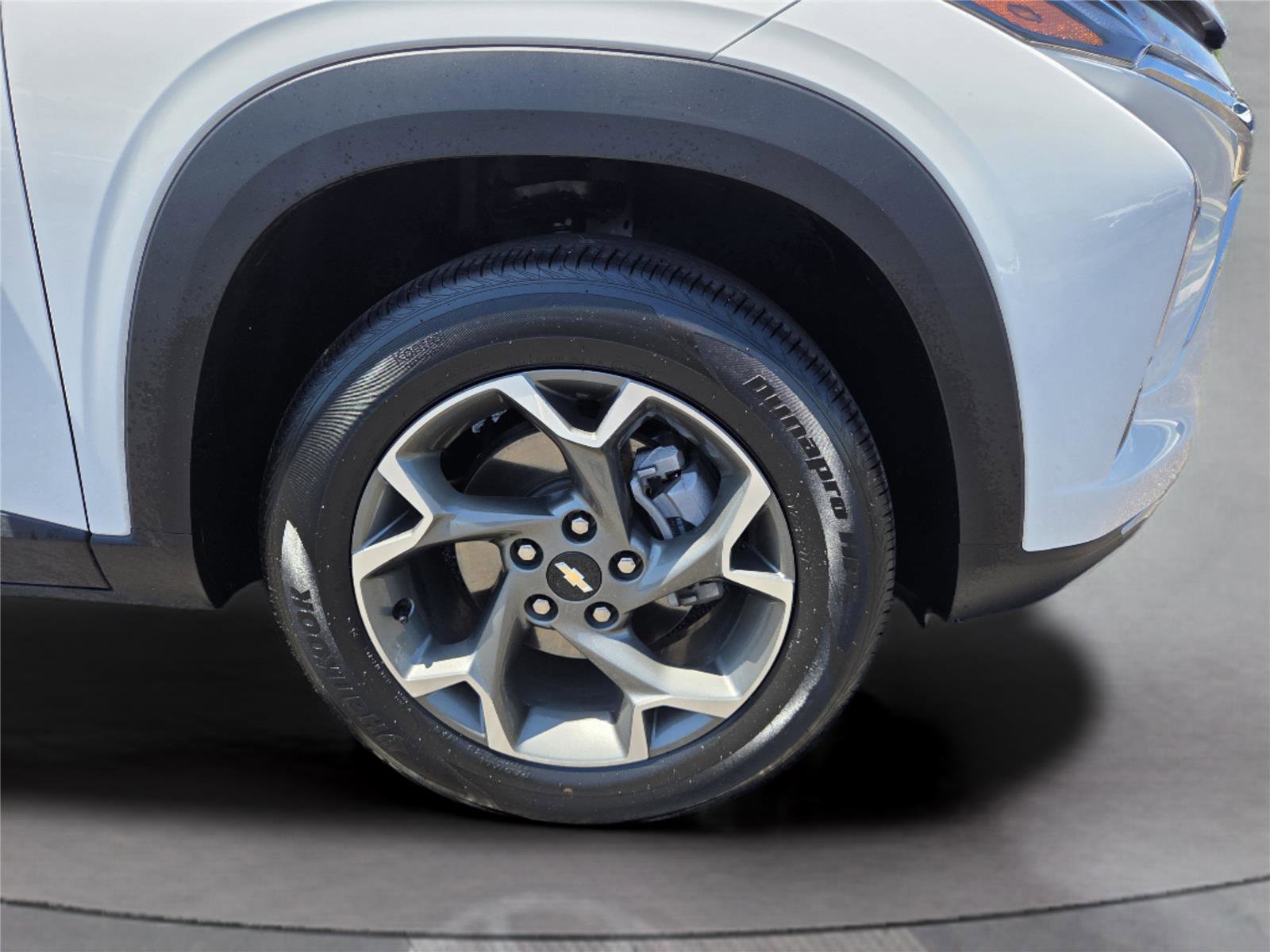 Used 2025 Chevrolet Trax LT w/ LT Convenience Package FWD image 33