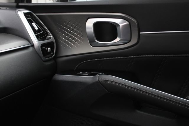 Used 2023 Kia Sorento SX image 22