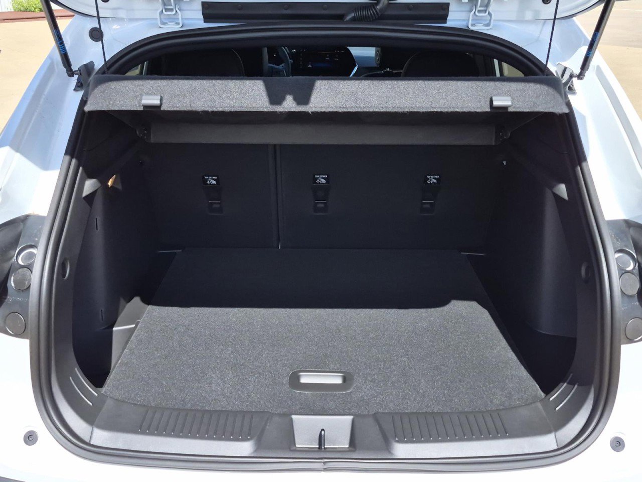 New 2026 Chevrolet Trax RS w/ Sunroof Package image 7