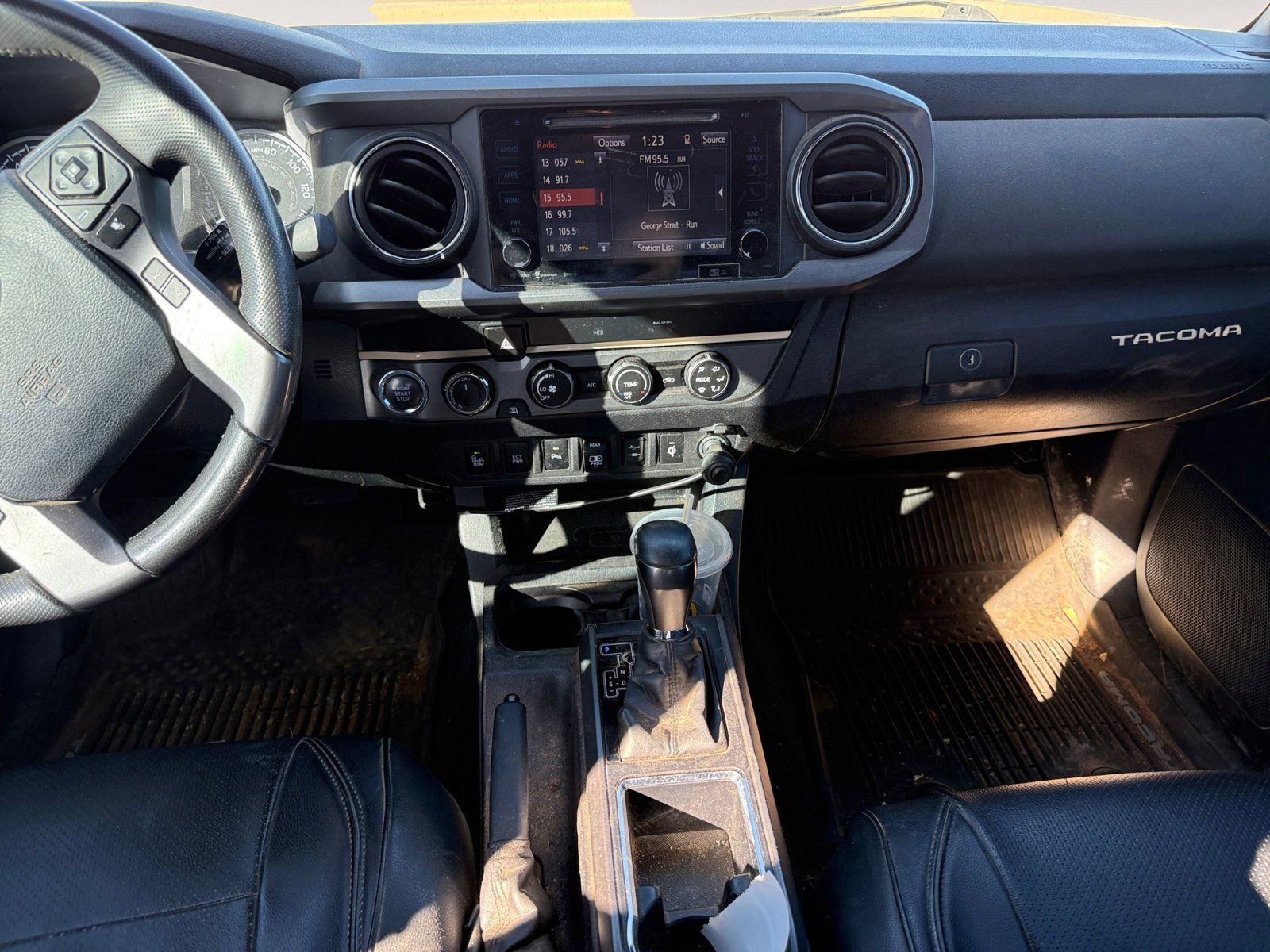 Used 2019 Toyota Tacoma TRD Sport image 11