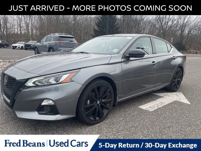 Certified 2022 Nissan Altima 2.5 SR w/ Midnight Edition Package image 3