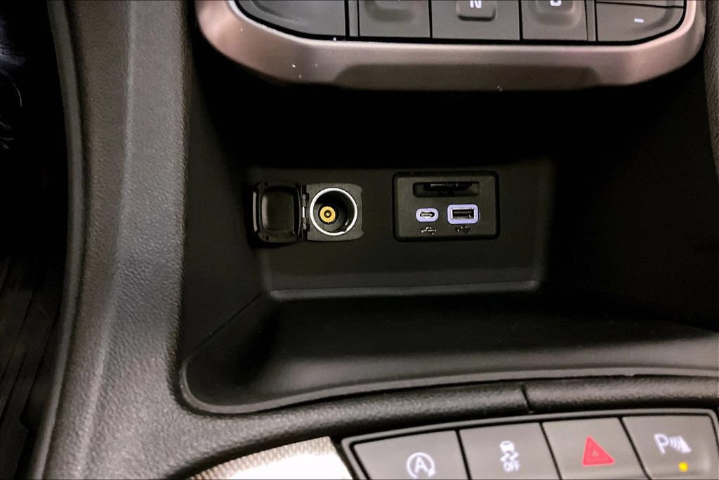 Used 2023 GMC Acadia AT4 w/ Technology Package AWD/4WD image 16