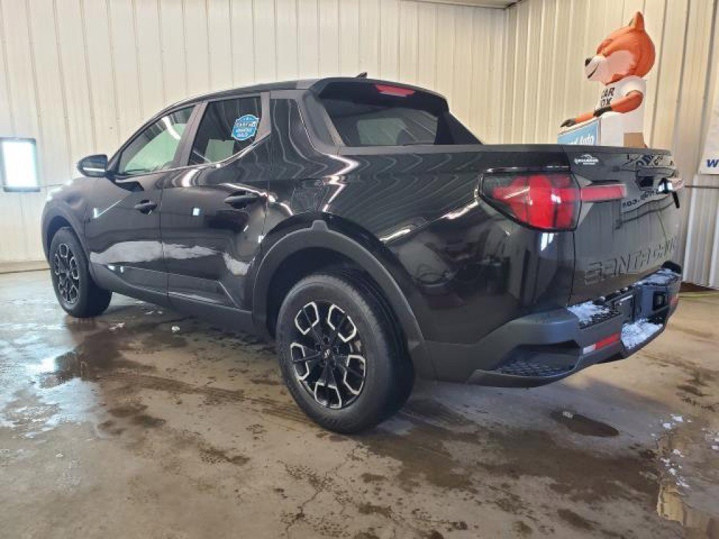 Used 2023 Hyundai Santa Cruz SE w/ Cargo Package image 4