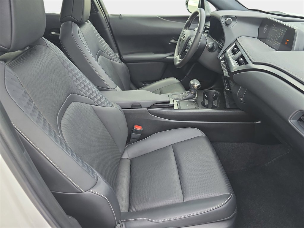 Used 2020 Lexus UX 200 w/ Premium Package image 12