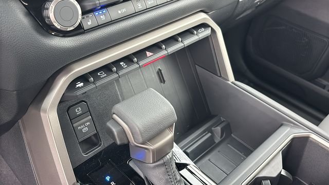 New 2026 Toyota Tundra Limited AWD/4WD image 24