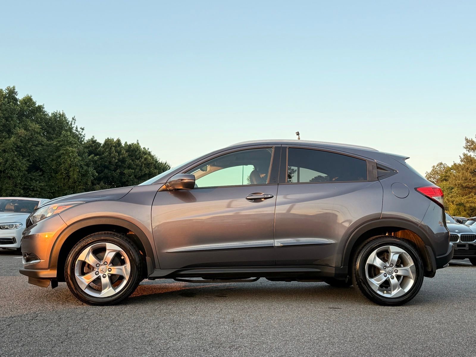 Used 2016 Honda HR-V EX-L image 2