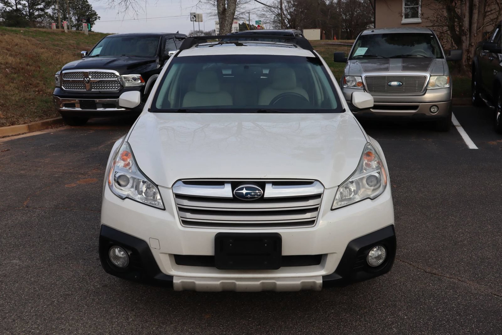 Used 2014 Subaru Outback 2.5i Limited AWD/4WD image 2