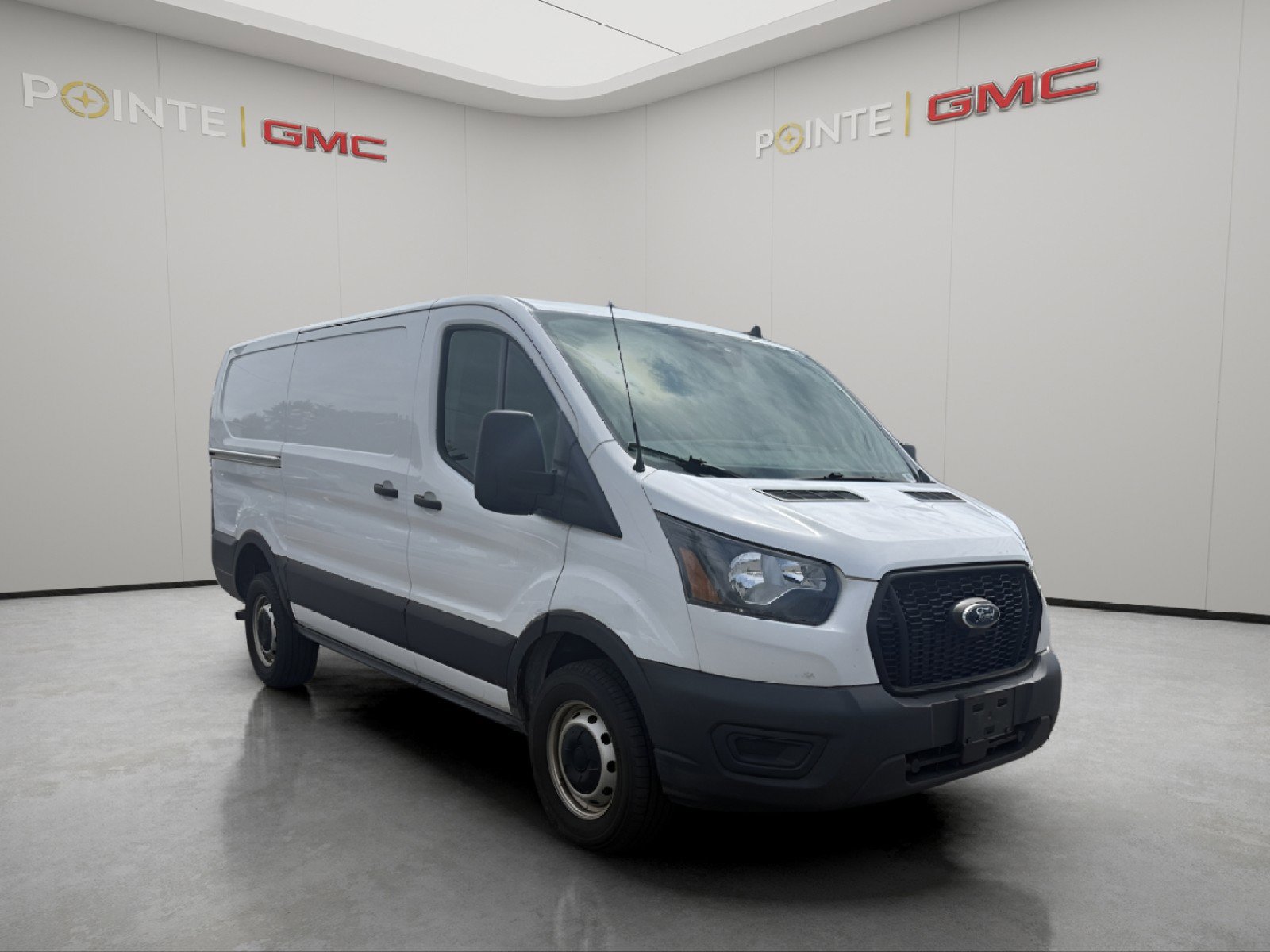 Used 2023 Ford Transit 250 Low Roof RWD image 2