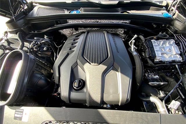 Certified 2026 Porsche Macan AWD/4WD image 39