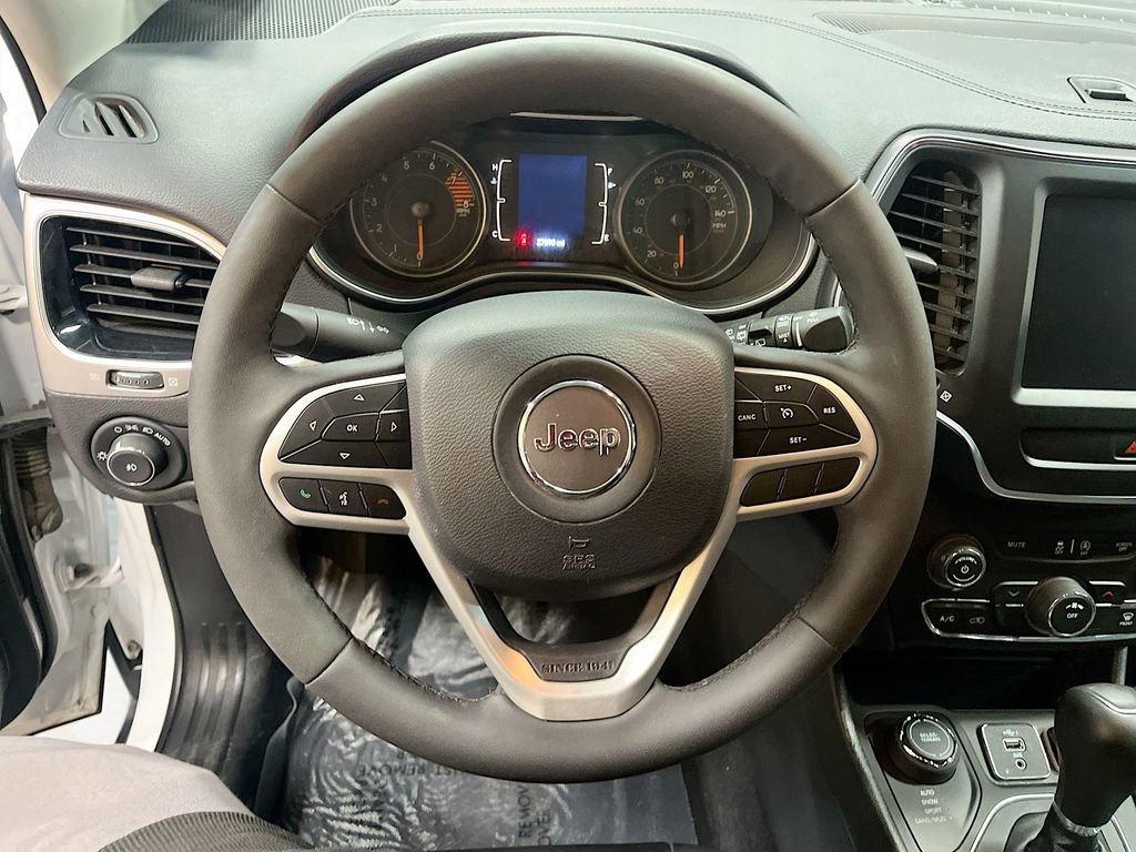 Used 2022 Jeep Cherokee Latitude AWD/4WD image 11