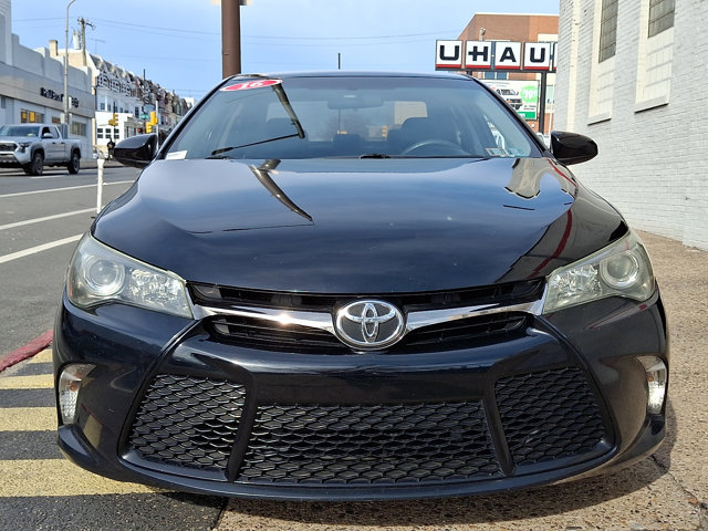 Used 2016 Toyota Camry SE FWD image 2
