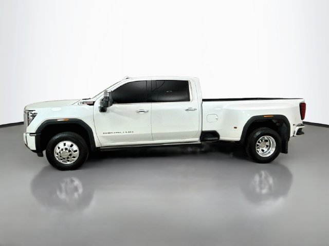 Used 2024 GMC Sierra 3500 Denali w/ Technology Package AWD/4WD image 4