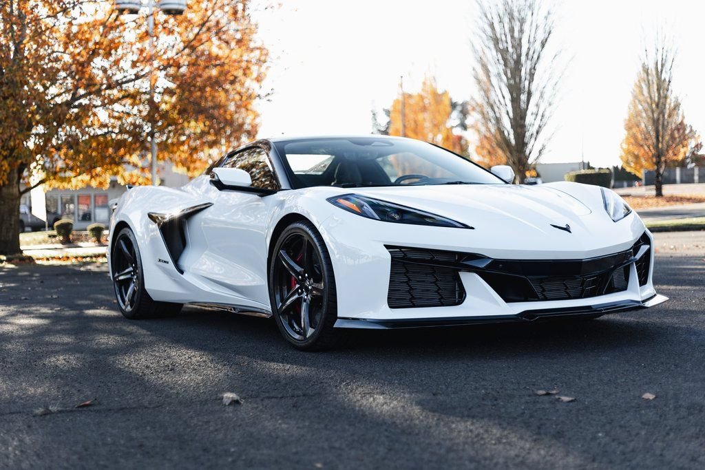 Used 2024 Chevrolet Corvette Z06 w/ Stealth Interior Trim Package RWD image 24