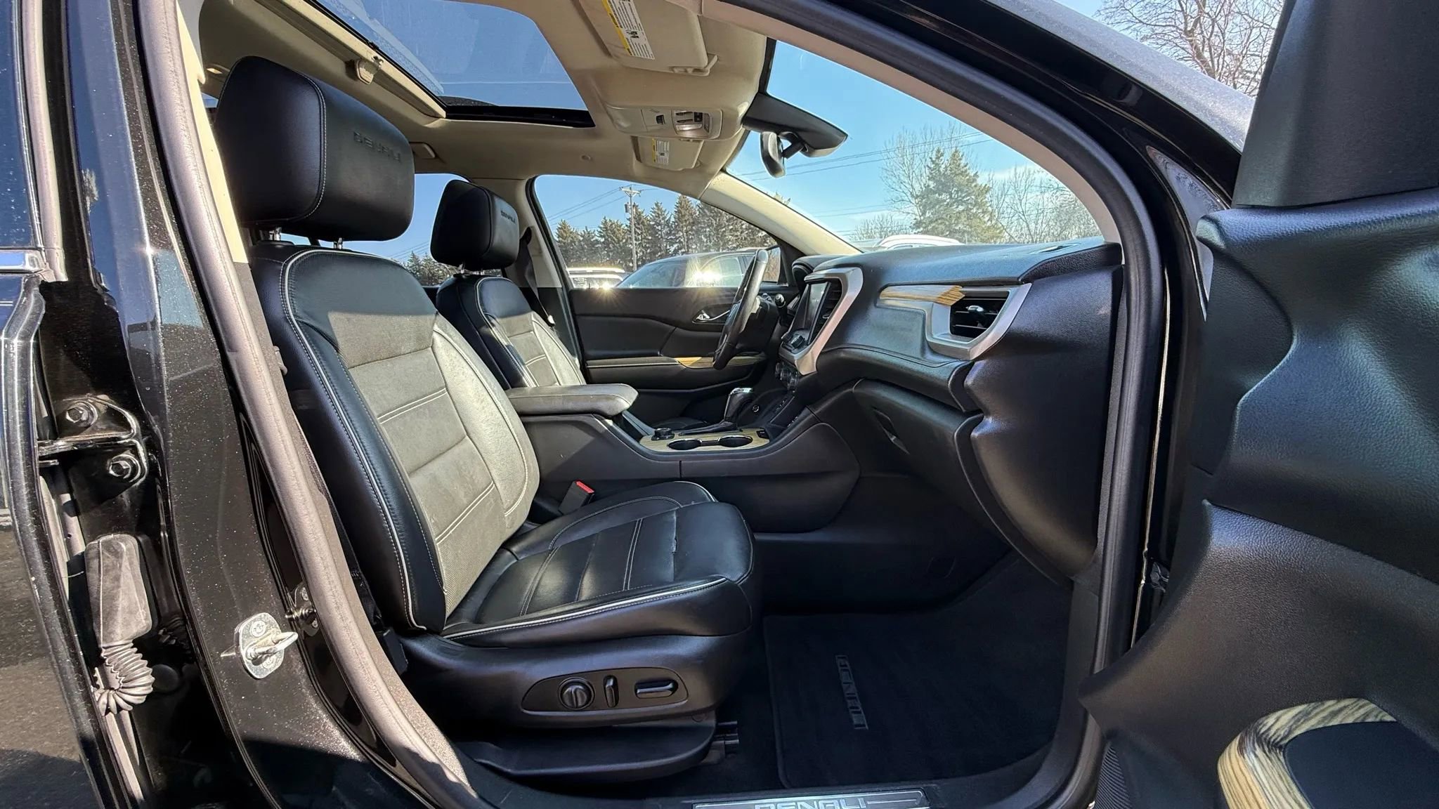 Used 2017 GMC Acadia Denali image 40