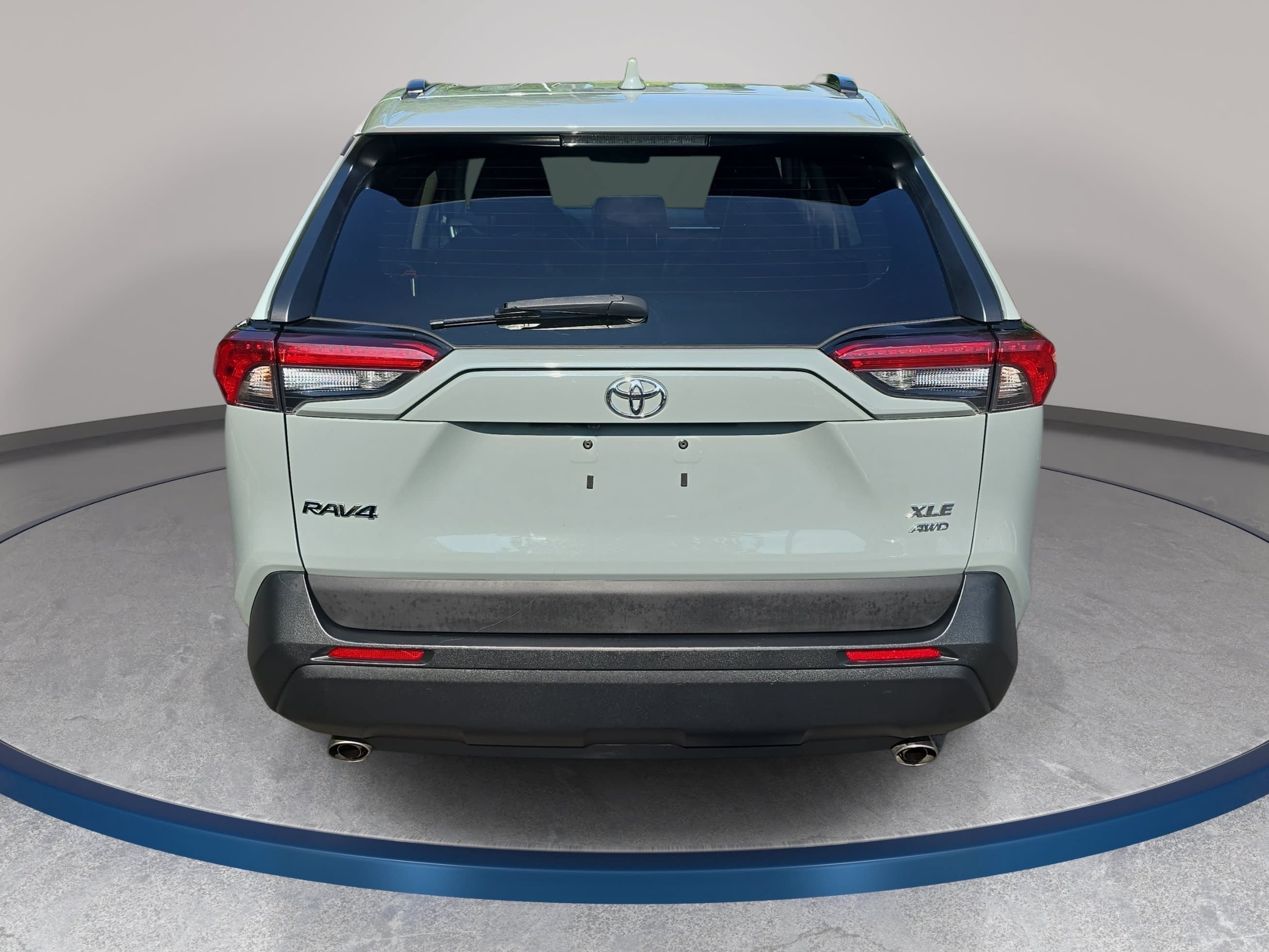 Used 2020 Toyota RAV4 XLE Premium AWD/4WD image 6
