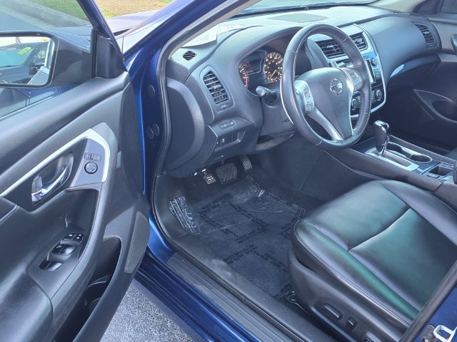 Certified 2018 Nissan Altima 2.5 SR w/ SR Special Edition FWD image 9
