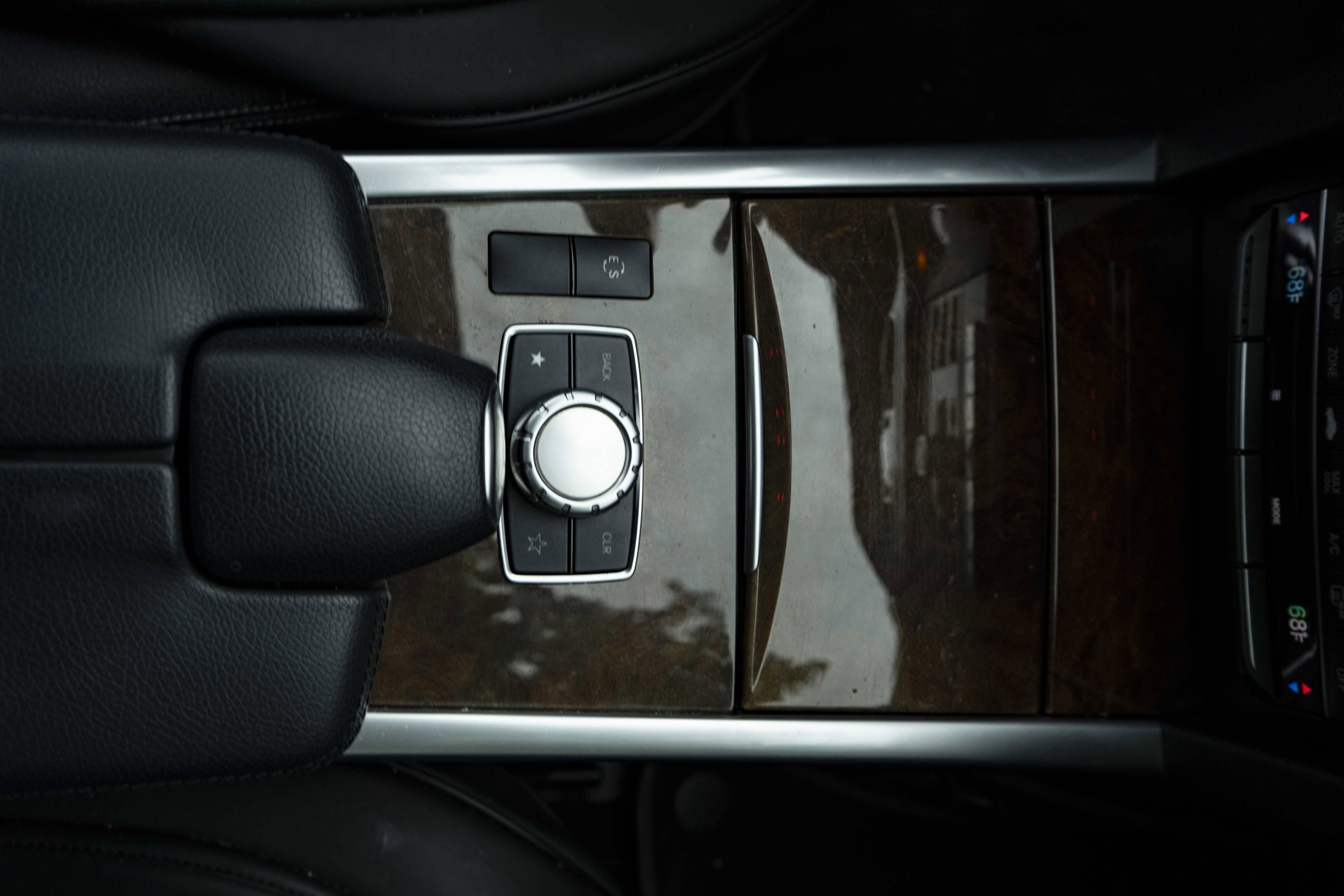 Used 2015 Mercedes-Benz E 350 4MATIC Sedan image 28