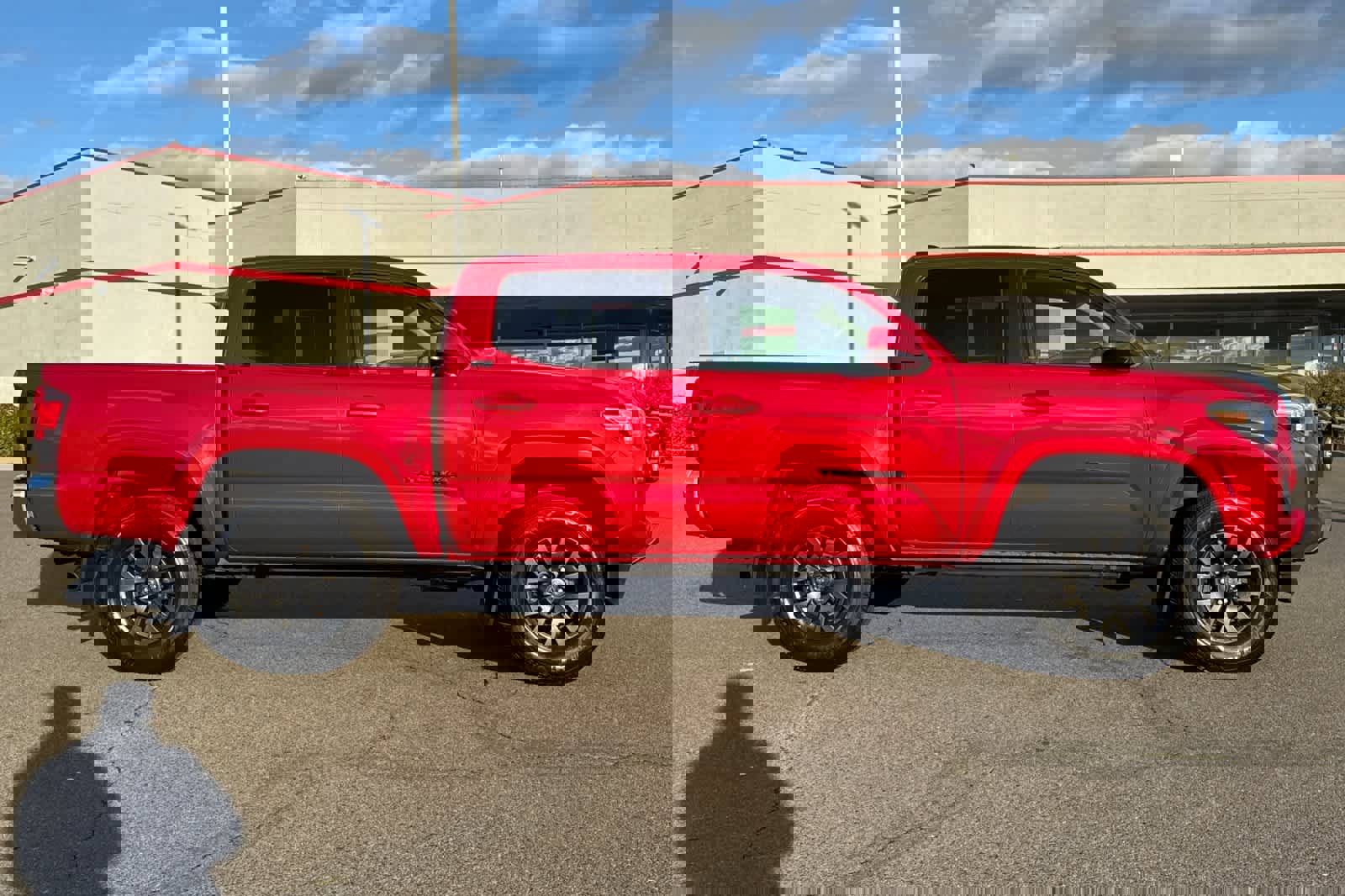 Certified 2022 Toyota Tacoma SR5 w/ Black Out Package (TMS) image 6