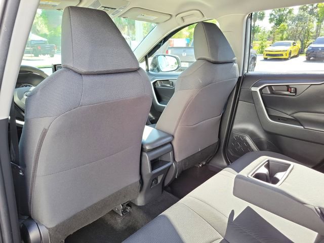 Used 2019 Toyota RAV4 LE FWD image 10