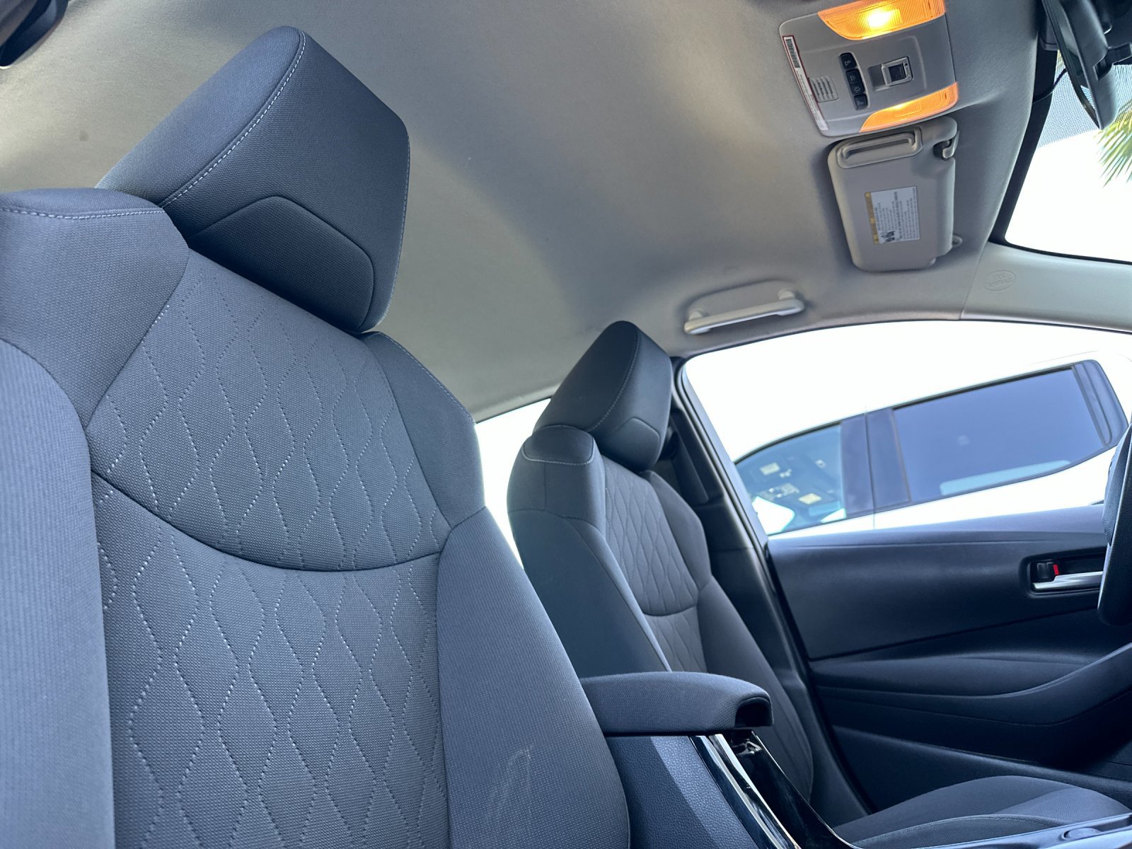 Used 2020 Toyota Corolla LE FWD image 16