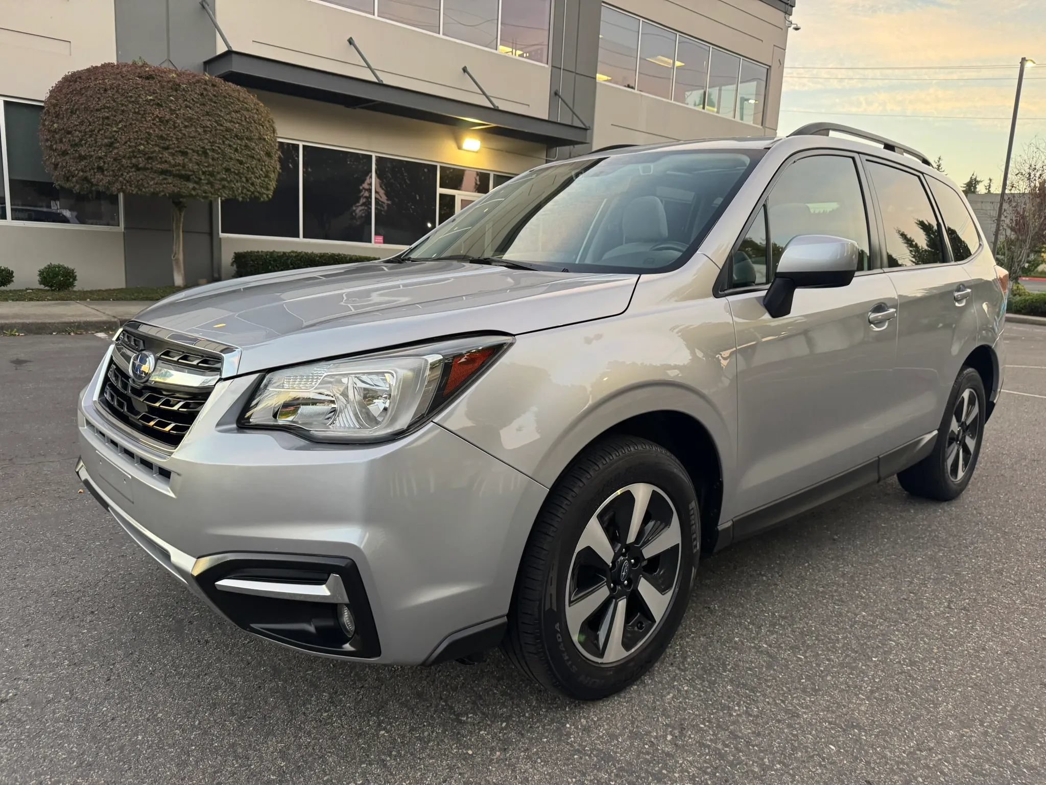 Used 2018 Subaru Forester 2.5i Premium AWD/4WD image 4