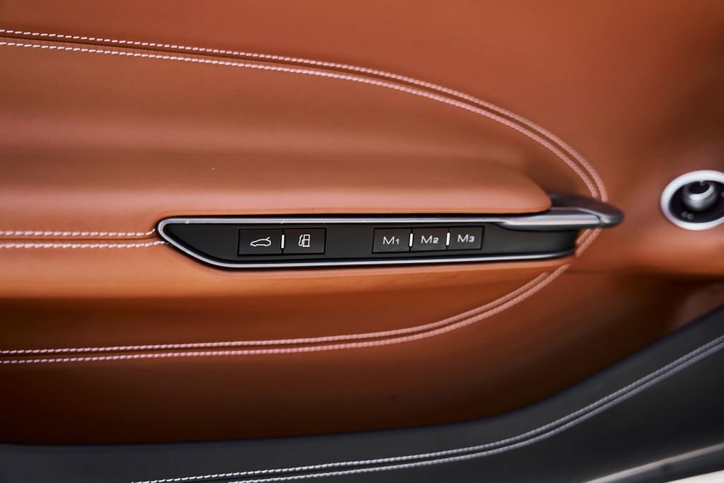 Used 2018 Ferrari GTC4Lusso image 36