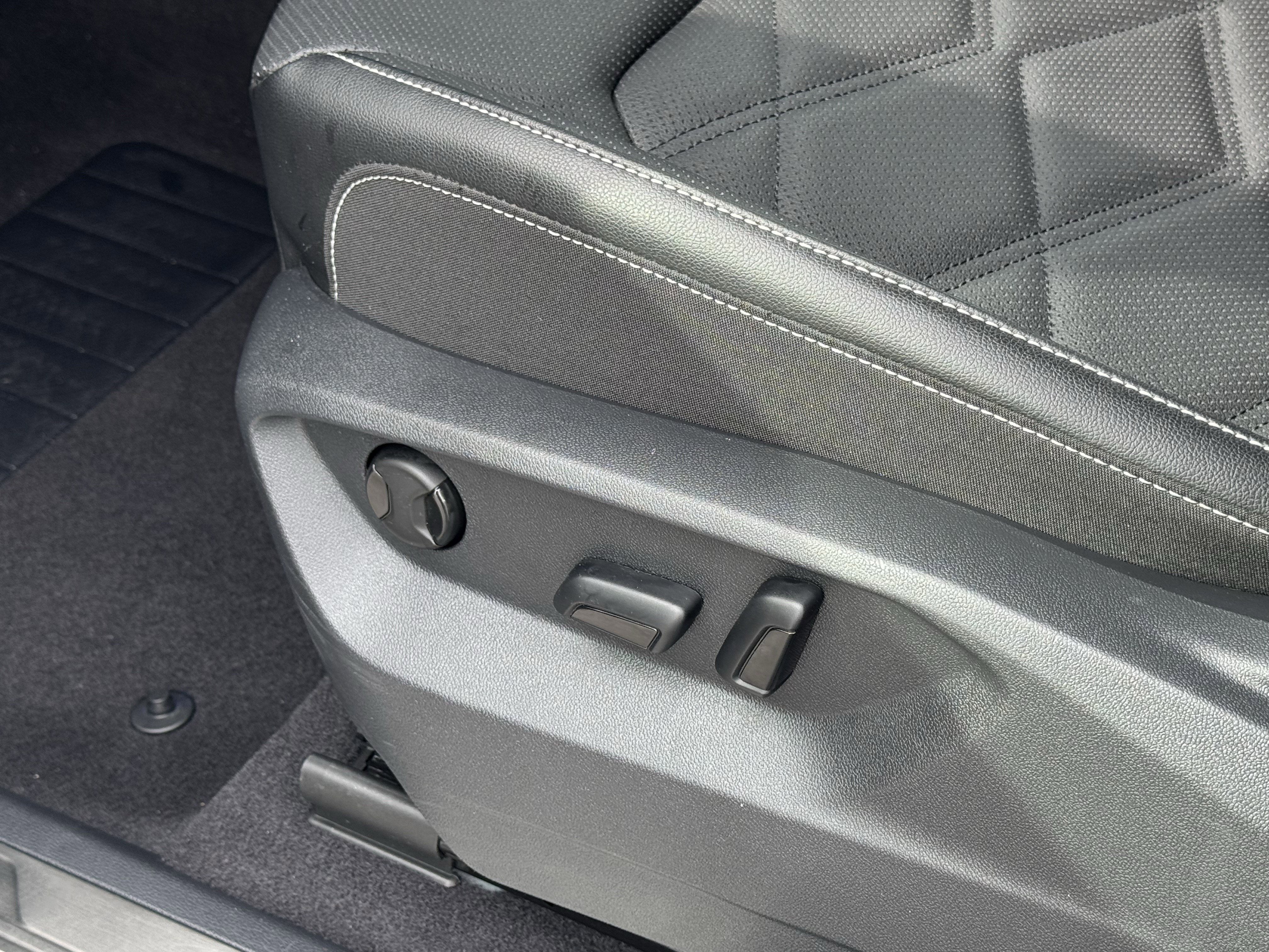 Used 2024 Volkswagen Atlas SE image 18