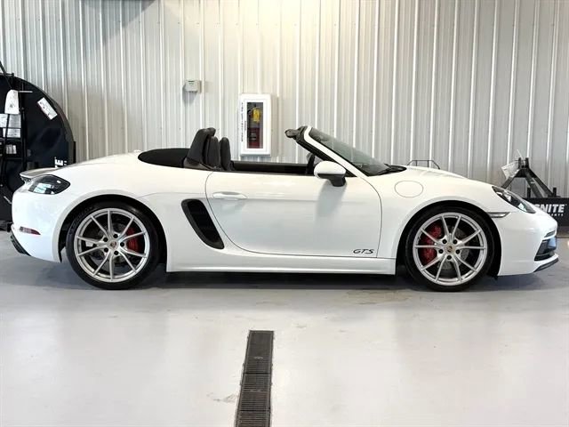 Used 2018 Porsche 718 Boxster GTS image 2