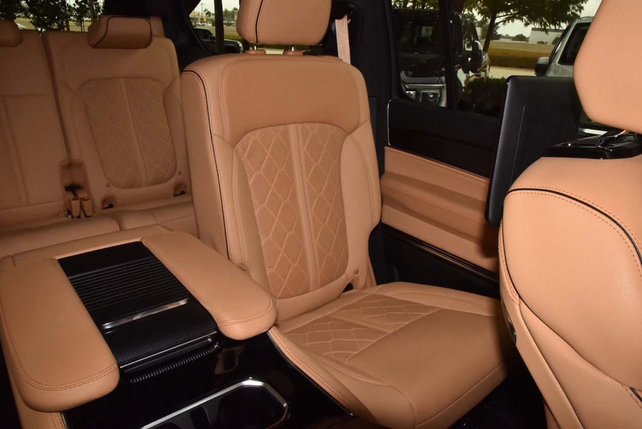 Used 2024 Jeep Grand Wagoneer Series III w/ Rear Seat Video Group 1 AWD/4WD image 23