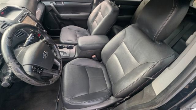 Used 2011 Kia Sorento SX image 17