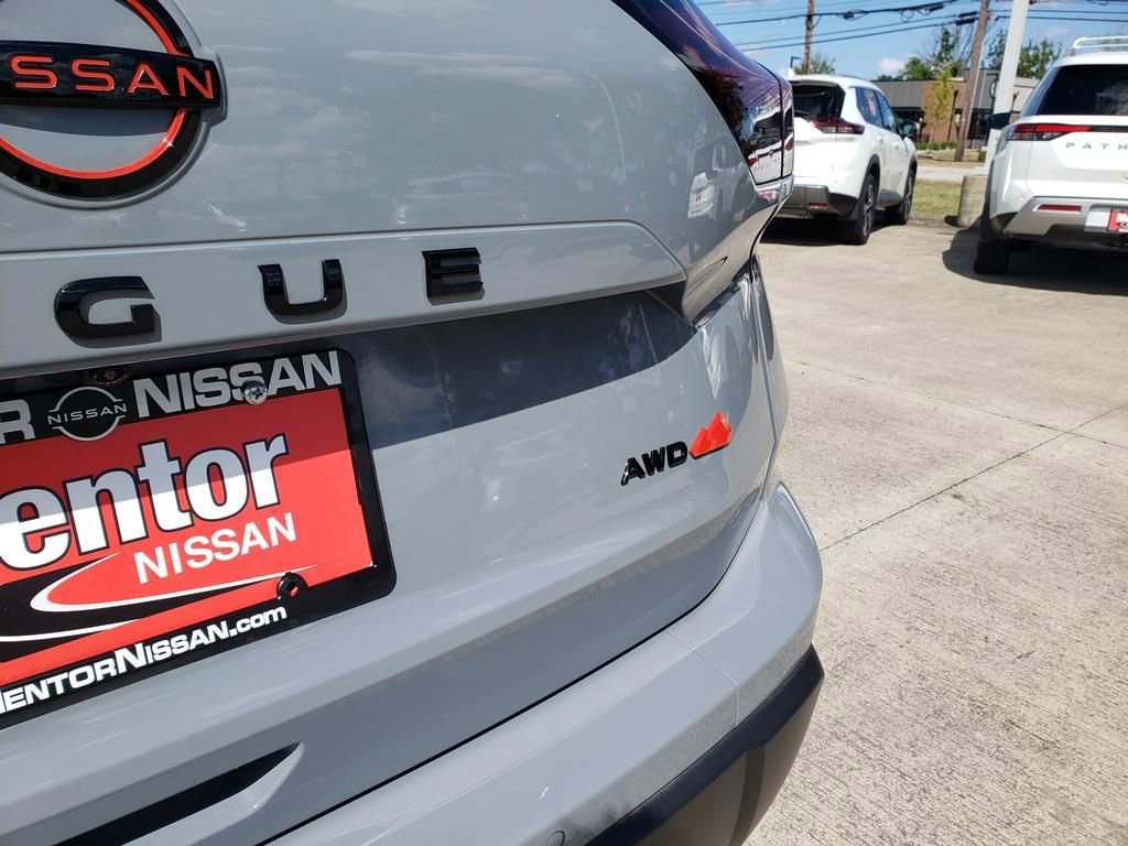 Certified 2025 Nissan Rogue SV AWD/4WD image 13