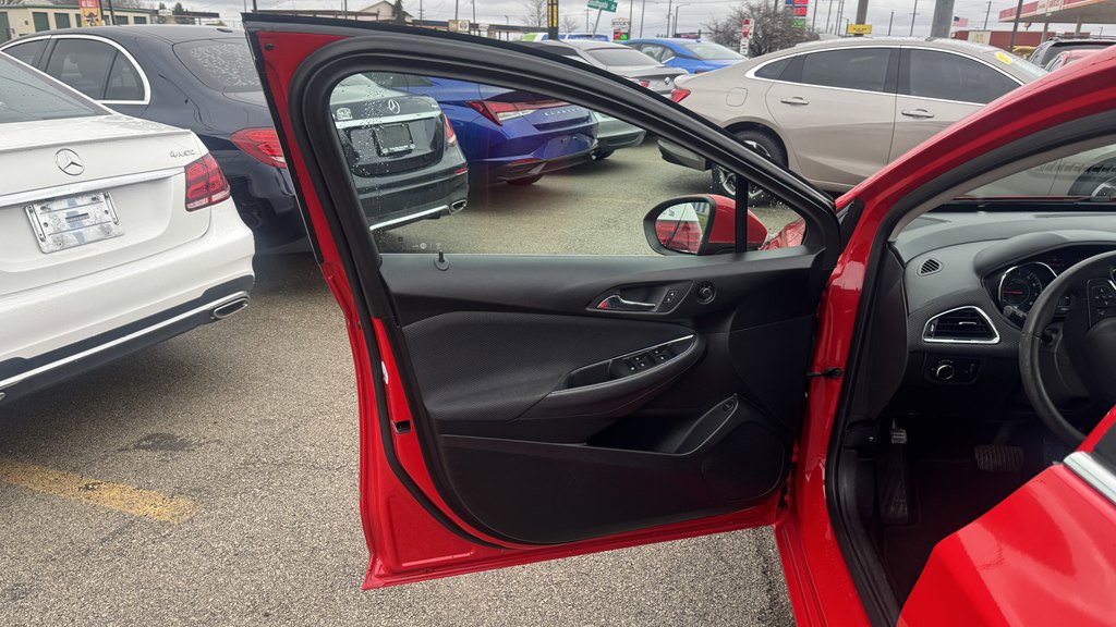 Used 2016 Chevrolet Cruze LT image 14