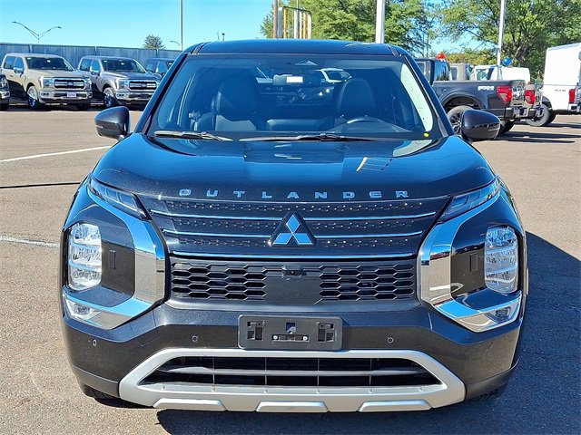 Used 2024 Mitsubishi Outlander SE image 2
