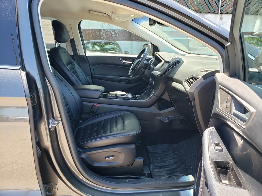 Used 2019 Ford Edge SEL w/ Equipment Group 201A FWD image 9