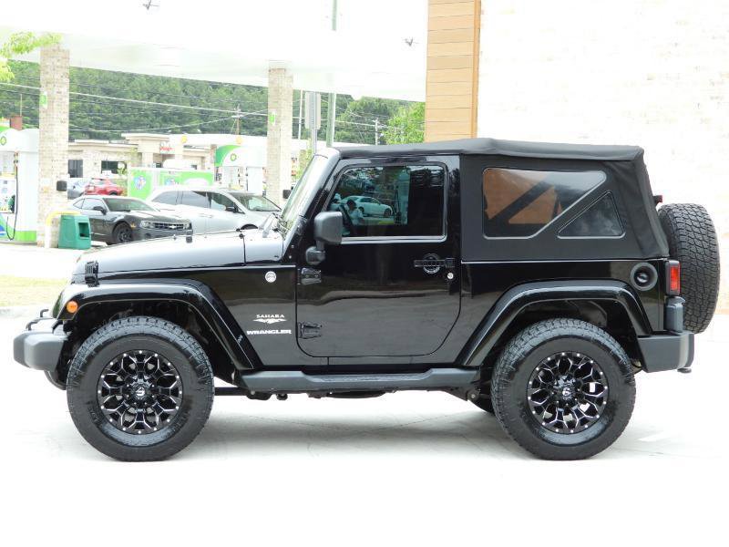 Used 2013 Jeep Wrangler Sahara w/ Connectivity Group AWD/4WD image 19