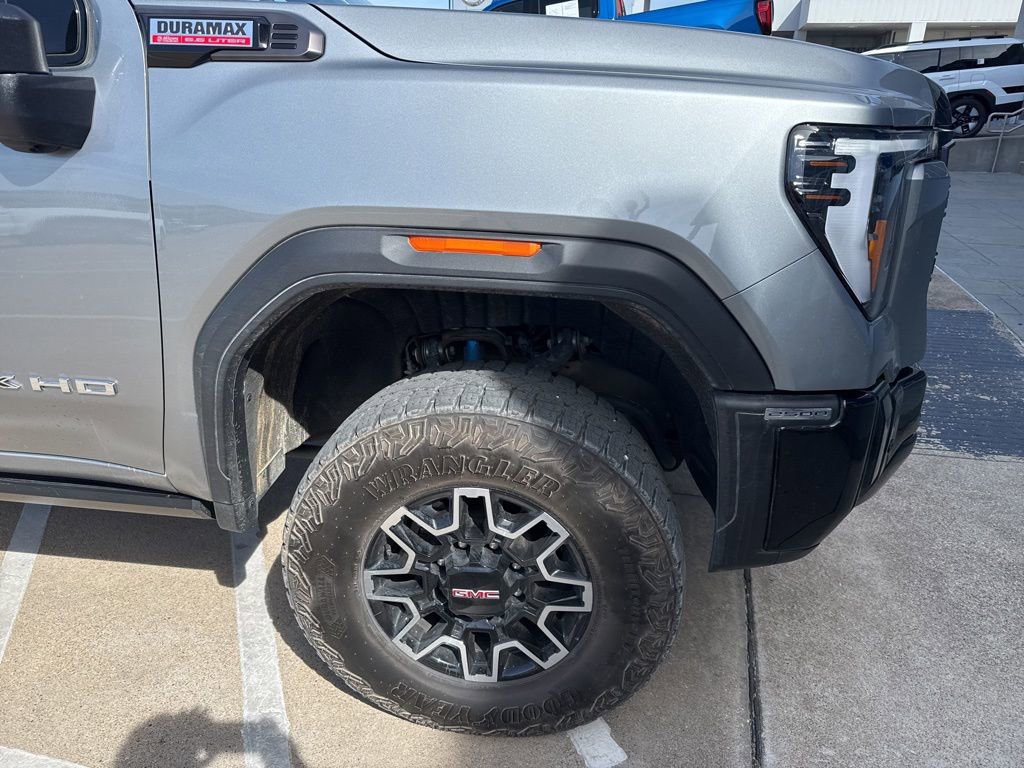 Used 2025 GMC Sierra 2500 AT4X image 4