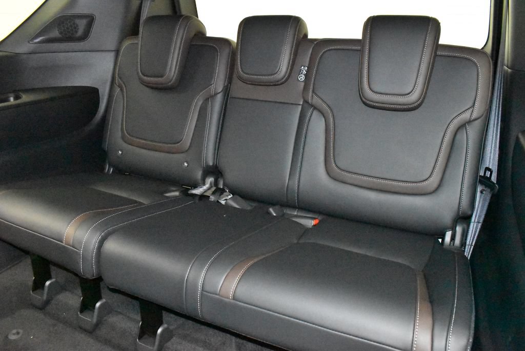 New 2026 Nissan Armada SL w/ Captain's Chari Seat Package AWD/4WD image 38