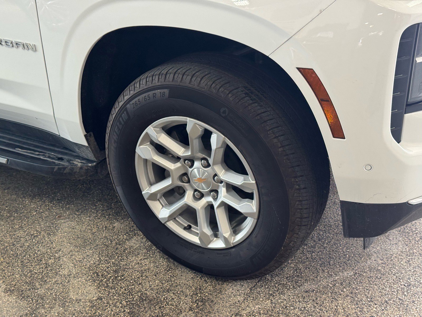 Used 2025 Chevrolet Suburban LS image 4